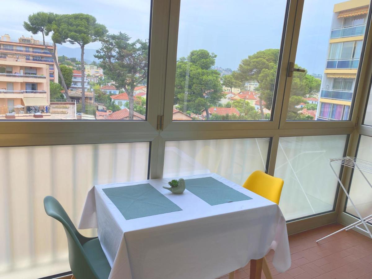 Coquet Logement Front De Mer Cagnes-sur-Mer Exterior photo